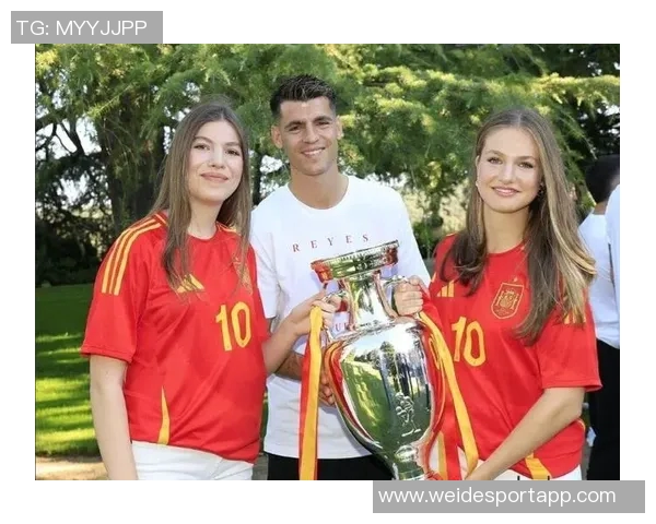 亚马尔女友透露未来想当母亲目前未怀孕已交往两个月感情甜蜜