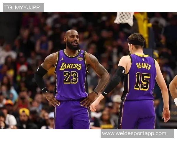 里夫斯盛赞詹姆斯:他是球队的胜利保障存在即是提升球队的力量 里夫斯盛赞詹姆斯:他是球队的胜利保障存在即是提升球队的力量