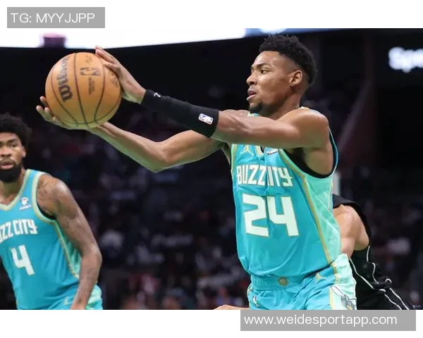 米勒全场表现出色19投8中罚球10中7独得25分并贡献7助攻 米勒全场表现出色19投8中罚球10中7独得25分并贡献7助攻