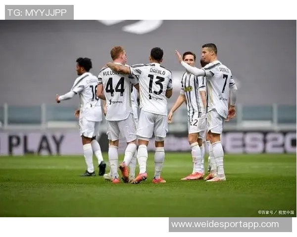 尤文图斯和多特蒙德关注拜仁18岁边锋利奇纳合同明夏到期情况 尤文图斯和多特蒙德关注拜仁18岁边锋利奇纳合同明夏到期情况