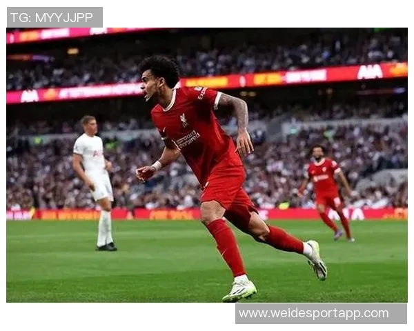 激烈对抗阿门与老六展开激烈搏斗双方互不相让引发冲突与争议 激烈对抗阿门与老六展开激烈搏斗双方互不相让引发冲突与争议