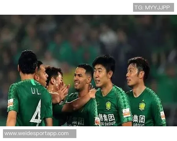 前外援奇塔迪尼今日重返海港俱乐部探望昔日教练和队友情谊依旧