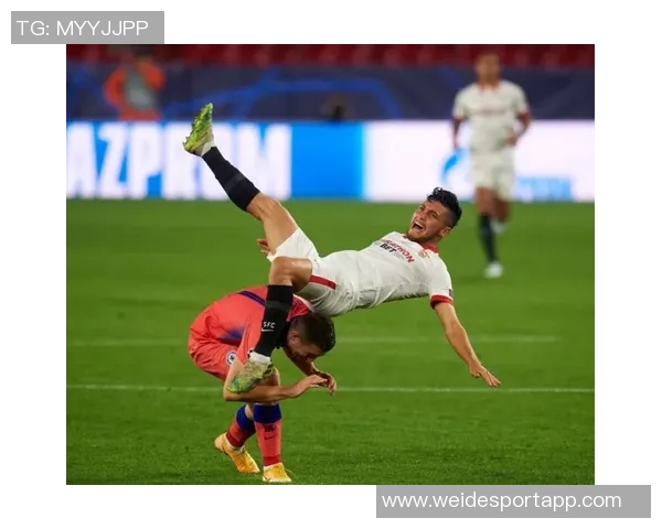 贾府后卫板仓滉震惊于欧冠前一天被通知踢后腰位置